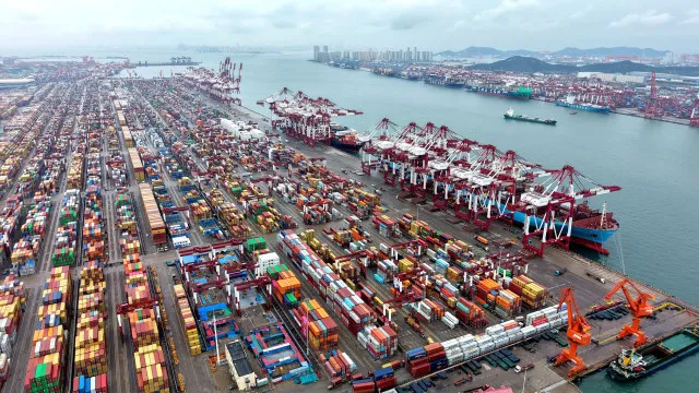 
                    China pede a França e Alemanha que não incentivem protecionismo na UE
                