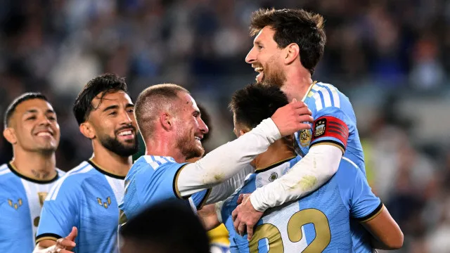
                    Acabou uma era. Messi despede-se da Argentina com golo e assistências
                