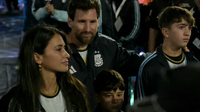 
                    Antonela Roccuzzo manifesta-se após despedida de Messi. 