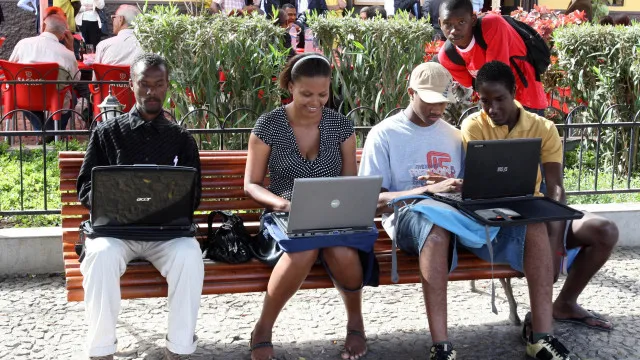 Moçambique valida estratégia para acelerar acesso à internet