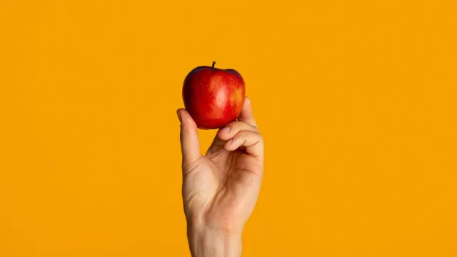 
                    Eis a melhor hora para comer maçã se quer controlar o açúcar no sangue
                