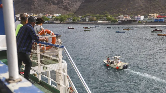 
                    Cabo Verde anuncia entrega de avião para ligações interilhas
                