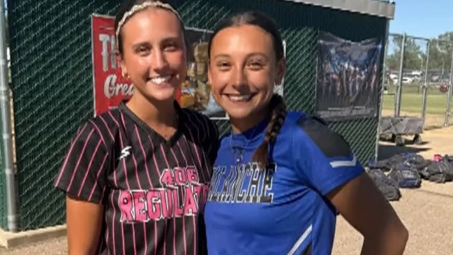 
                    Jogadoras descobrem que são irmãs biológicas durante jogo de softbol 
                