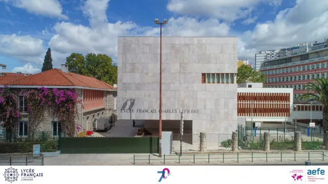 
                    Liceu Francês em Lisboa encerrado por questões de segurança
                