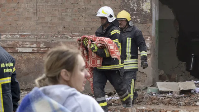 
                    Número de mortos do ataque russo a Kramatorsk sobe para 30
                