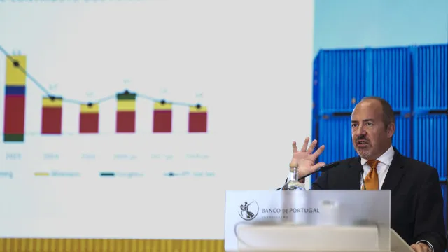 
                    BdP vê margem para bancos aumentarem remuneração dos depósitos
                