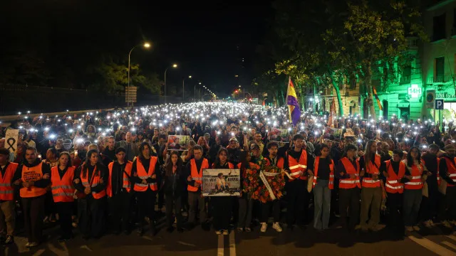 
                    20 mil nas ruas de Madrid em homenagem a idosa despejada que morreu
                