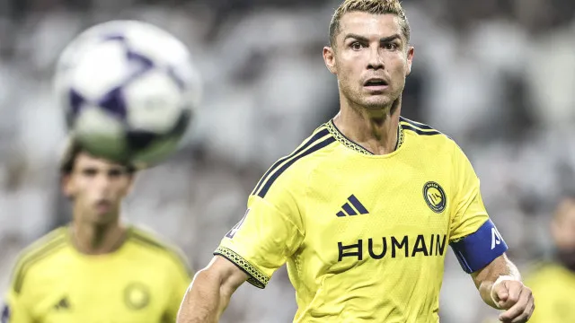 
                    Jogo, castigo e... botox. Cristiano Ronaldo volta hoje à ação
                