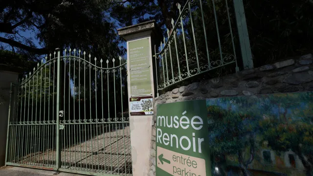
                    Polícia francesa recupera quadros de Renoir roubados em setembro
                