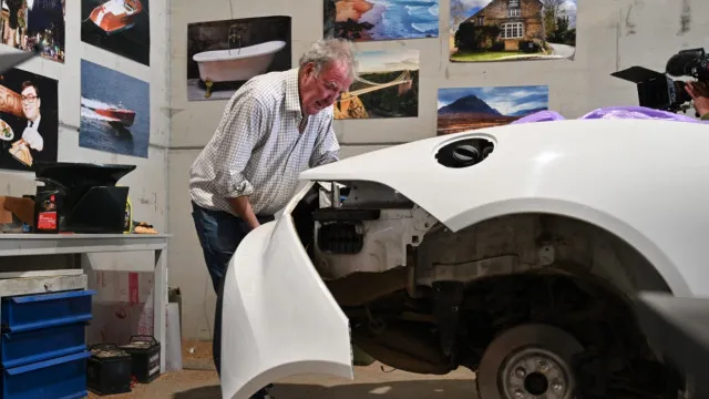 
                    Jeremy Clarkson vai 