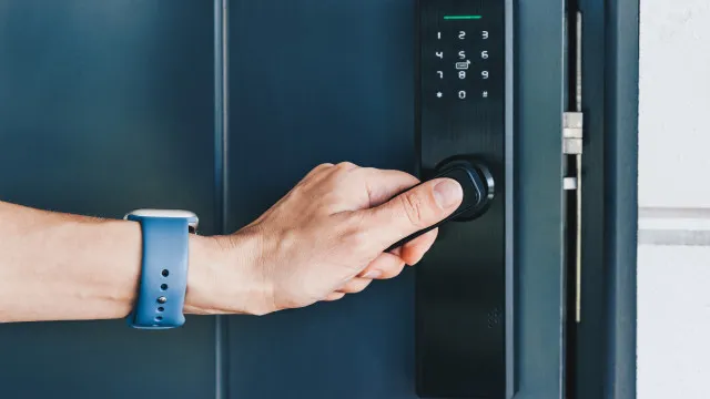 Os 5 motivos para instalar uma fechadura inteligente em sua casa