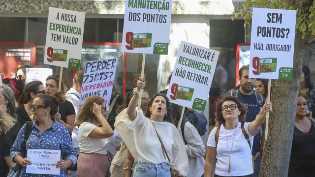 
                    Técnicos de diagnóstico e terapêutica manifestam-se por melhores salários
                