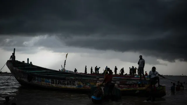 
                    Resgatados 124 migrantes ao largo da costa do Senegal
                