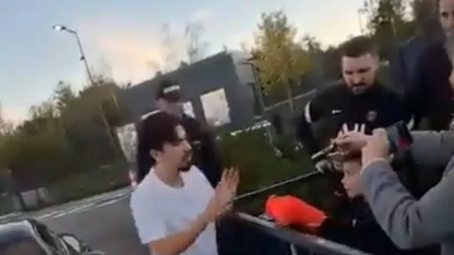 
                    Vitinha prometeu e cumpriu. O gesto do médio português que já corre mundo
                