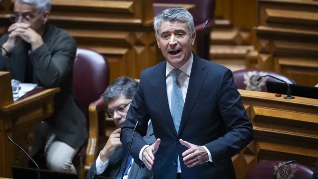 Carneiro questiona verbas para pós-PRR e acusa Governo de insensibilidade