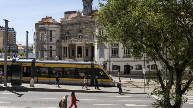 
                    Câmara de Gaia rejeita estação de Alta Velocidade em Santo Ovídio
                