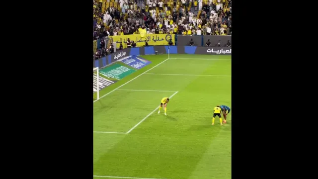 
                    O gesto de Cristiano Ronaldo após a vitória do Al Nassr
                