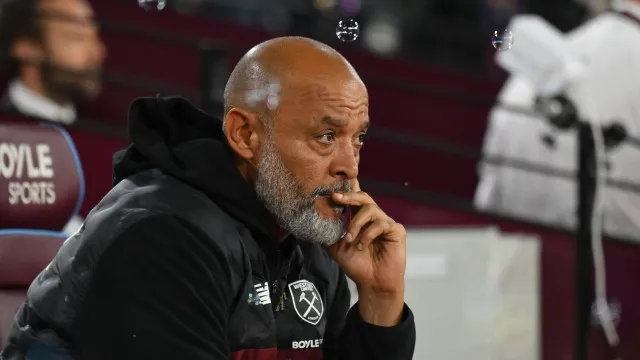 
                    West Ham de NES falha liderança após erro 