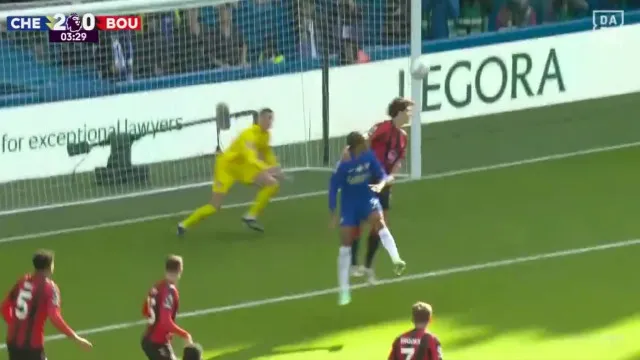 
                    Ex-Benfica António Silva fez o que não devia e deu vantagem ao Chelsea
                
