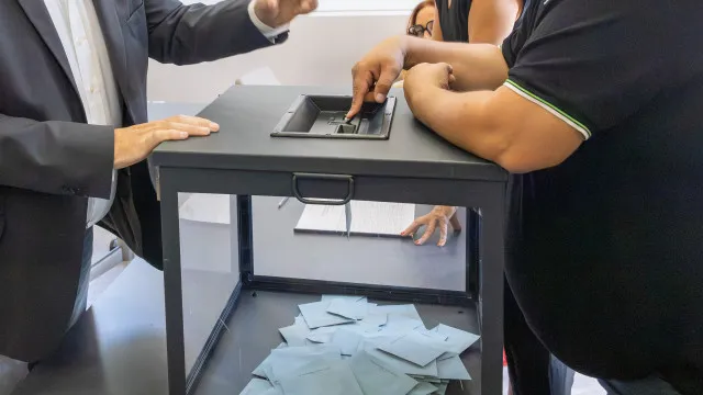 
                    Participação política de franco-portugueses atingiu 