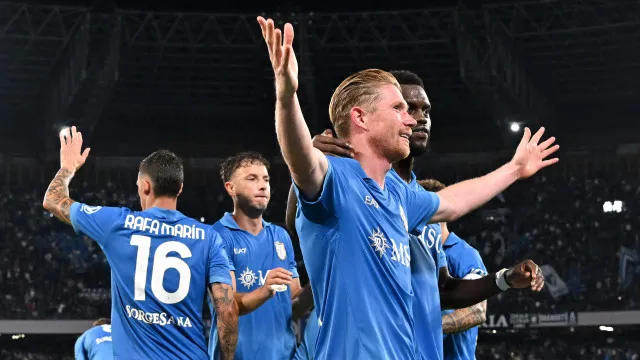 Napoli regressa aos triunfos na Serie A com dois golos de Kevin De Bruyne