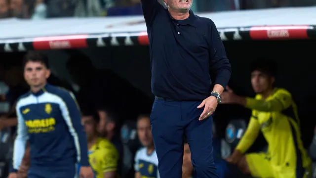 
                    Mourinho e Real Madrid vencem em jogo marcado por expulsão de Vini Jr.
                