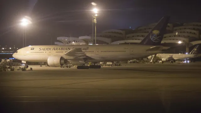 
                    Aeroporto de Damman na Arábia Saudita alvo de ataque
                