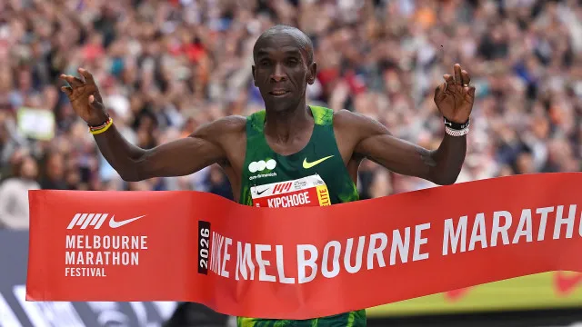 HistÃ³rico Eliud Kipchoge volta a ganhar uma maratona. trÃªs anos depois