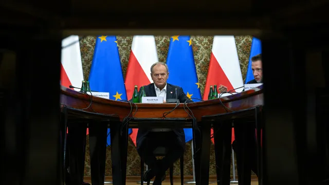 
                    Polónia denuncia possível ataque contra Tusk e ministro da Defesa
                
