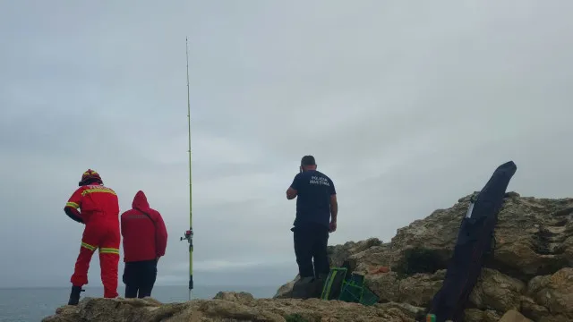 
                    Buscas por pescador desaparecido em Peniche interrompidas
                