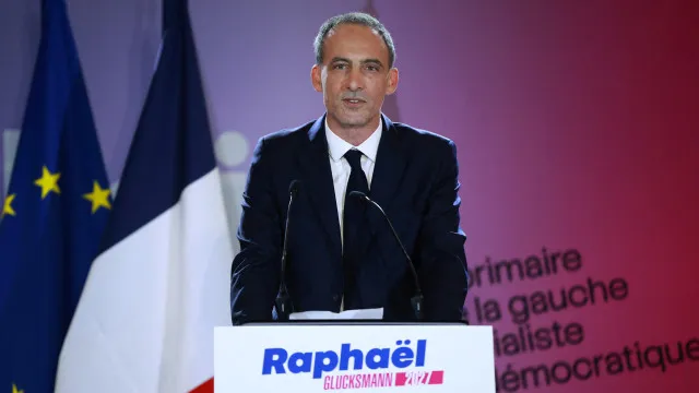 
                    Eurodeputado Raphaël Glucksmann é candidato às presidenciais francesas
                