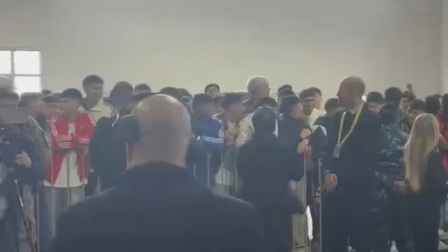 
                    Padre Guilherme atua em prisão na Argentina (e há vídeos). Veja o momento
                