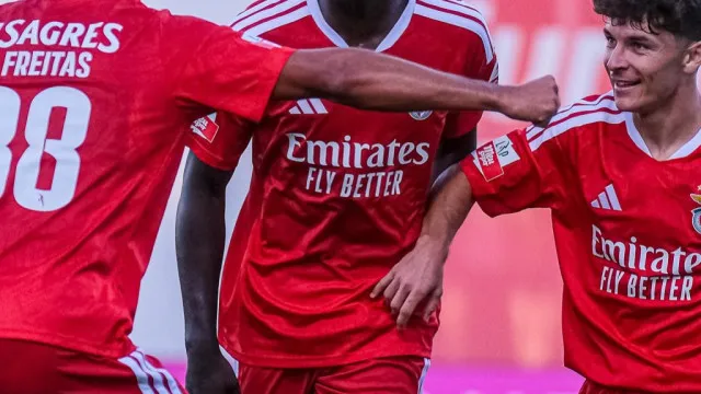 Com Marco Silva atento, Benfica B bate Felgueiras e sobe a quinto