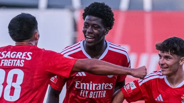 Com Marco Silva atento, Benfica B bate Felgueiras e sobe a quinto
