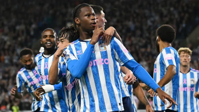 
                    Ebulição em Coventry resulta em goleada ao Newcastle com Lampard a sorrir
                