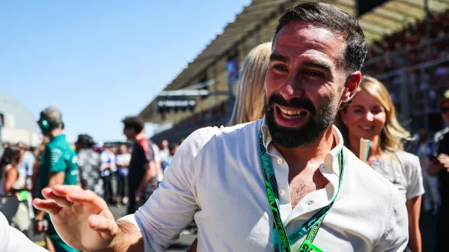 
                    Oficial: Carvajal tem (finalmente) clube após deixar o Real Madrid
                