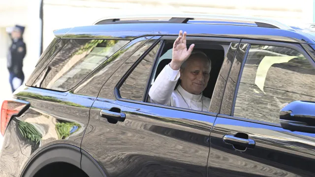 
                    Papa Leão XIV já foi internado. Será operado hoje à tarde
                