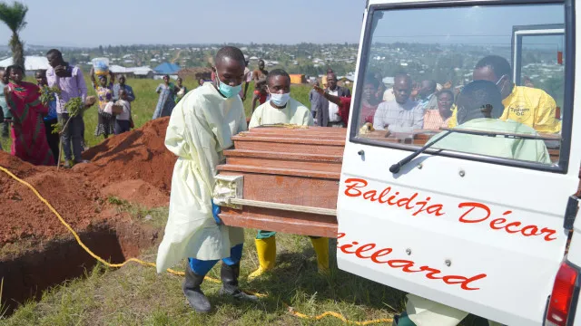 
                    Ébola: RDCongo enfrenta segunda epidemia mais mortal da história
                