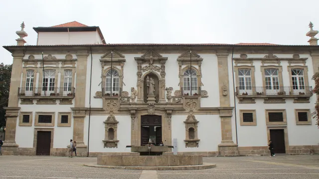 PS de Guimarães acusa Câmara de nomear PSD para cargos técnicos