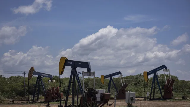 
                    Novos equipamentos petrolíferos chegam à Venezuela
                