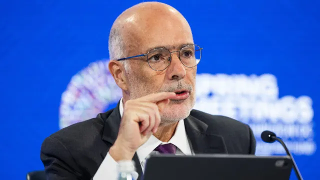 
                    FMI alerta que dívida pública mundial deverá atingir 100% do PIB até 2029
                