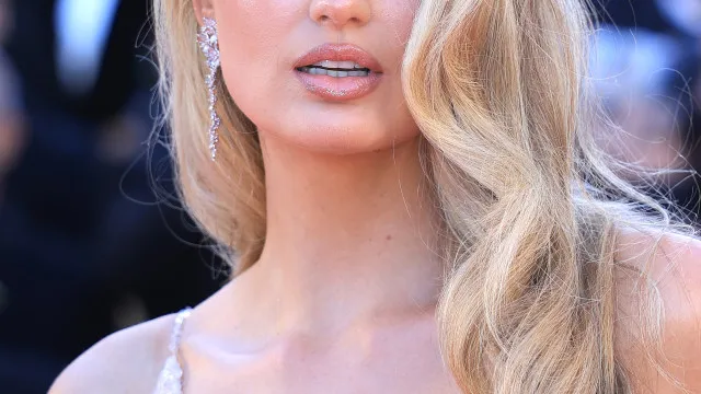 
                    Modelo da Victoria's Secret barrada de desfile... dias antes do evento
                
