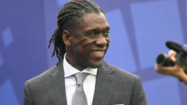Com Corinthians à beira do Z4, Seedorf chega hoje para virar o jogo