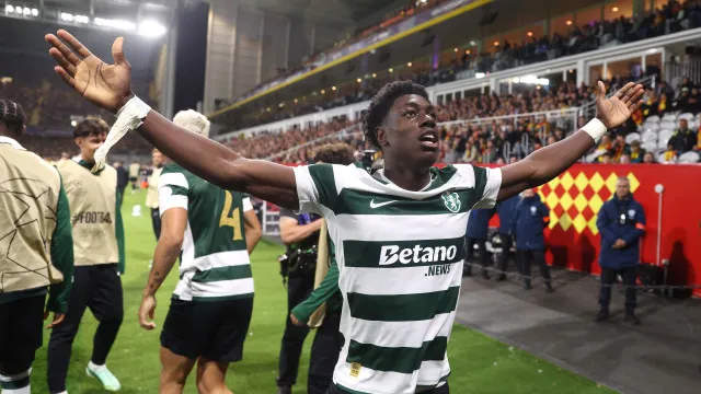 
                    Sporting tenta prolongar caminhada vitoriosa, FC Porto procura reação
                