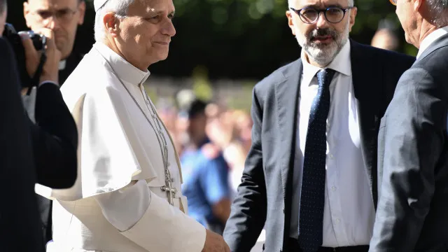
                    Papa apresenta evolução pós-operatória normal e está de bom humor
                