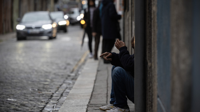 Pobreza persistente afetava 61,7% das pessoas pobres em Portugal em 2025