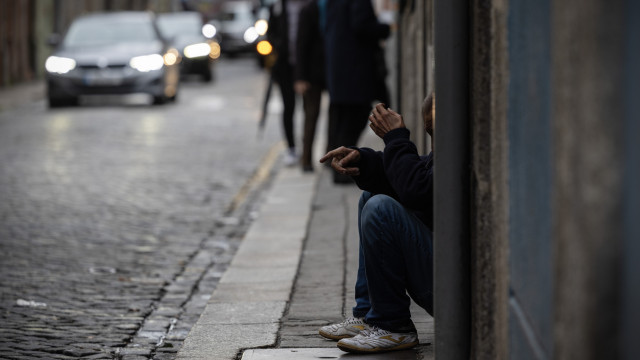 Pobreza persistente afetava 61,7% das pessoas pobres em Portugal em 2025