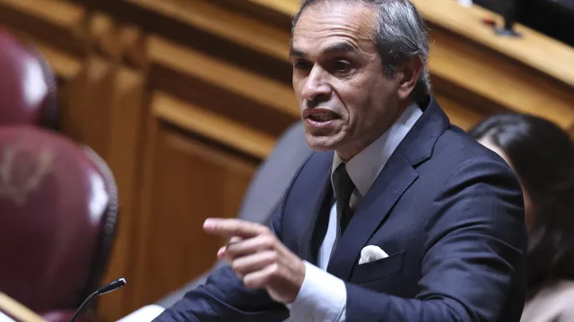 PS diz que abstenção retira ao Chega "possibilidade de chantagear o país"
