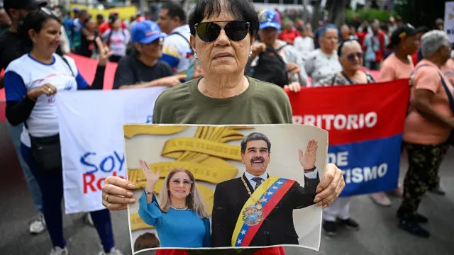 
                    Nicolás Maduro e Cilia Flores convocados para tribunal em Nova Iorque
                