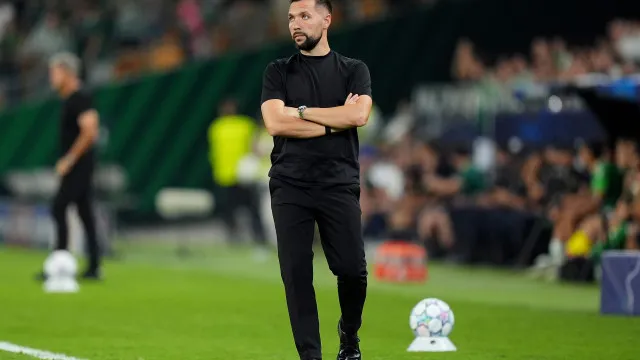 
                    A reação de Francesco Farioli à derrota do FC Porto frente ao Real Betis
                